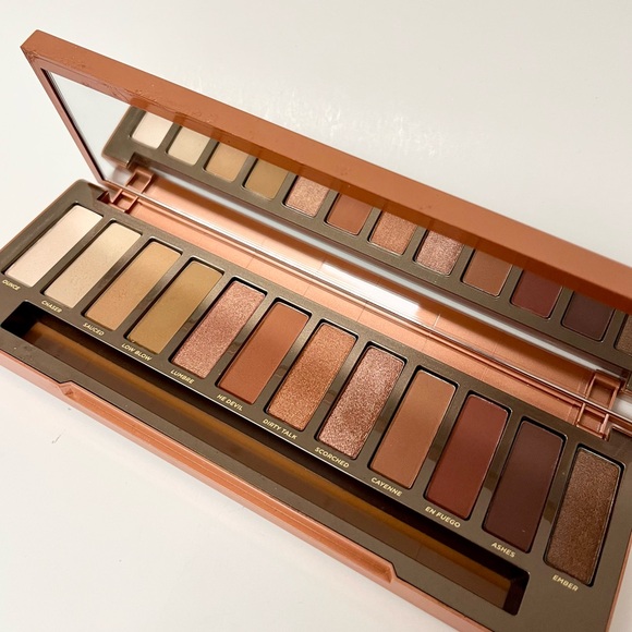 Urban Decay Naked Heat Eyeshadow Palette - Picture 3 of 8